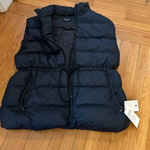 Athleta Black Cascade Puffer Vest